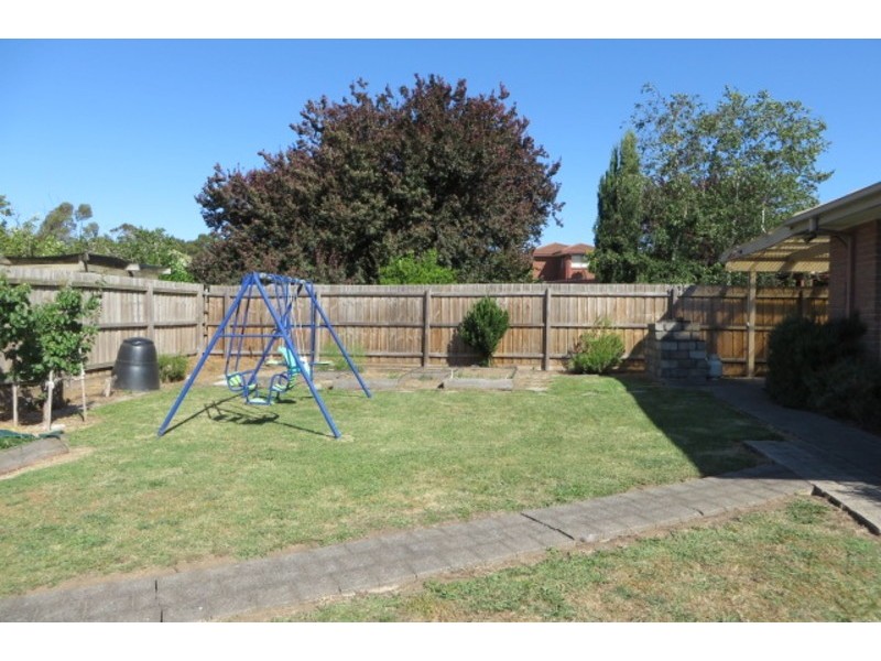 18 Calwell Court, Mill Park VIC 3082