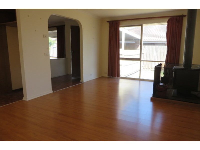 18 Calwell Court, Mill Park VIC 3082