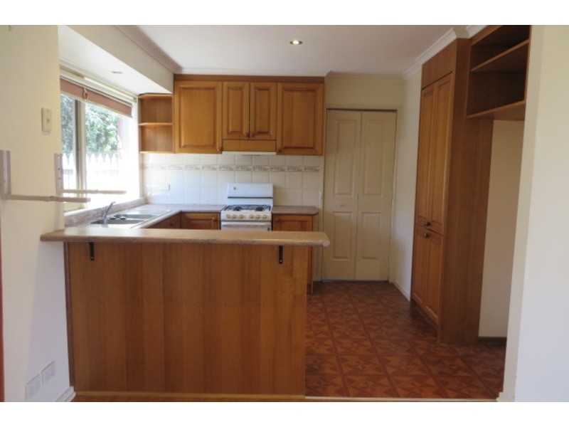 18 Calwell Court, Mill Park VIC 3082
