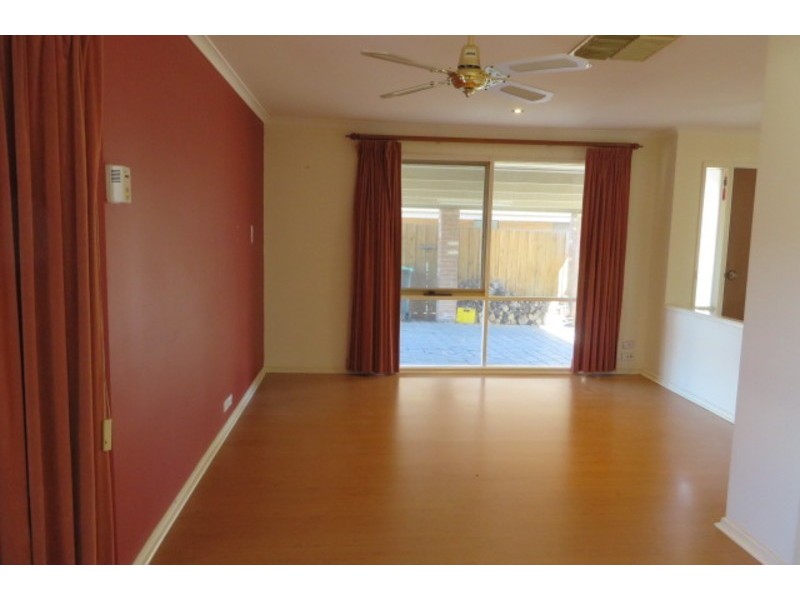 18 Calwell Court, Mill Park VIC 3082