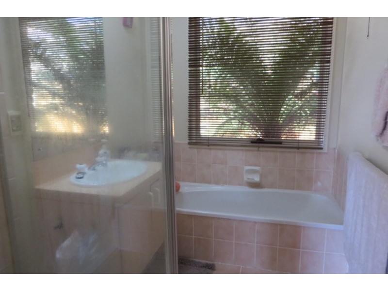 18 Calwell Court, Mill Park VIC 3082