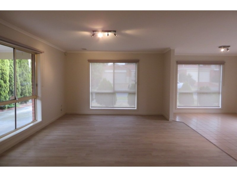28 Parklands Drive, Thomastown VIC 3074