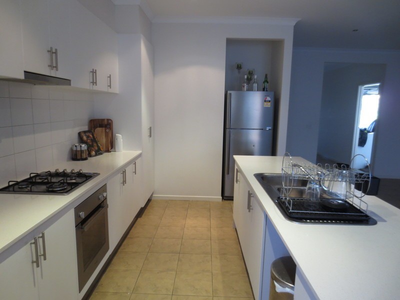 298 The Lakes Boulevard, South Morang VIC 3752