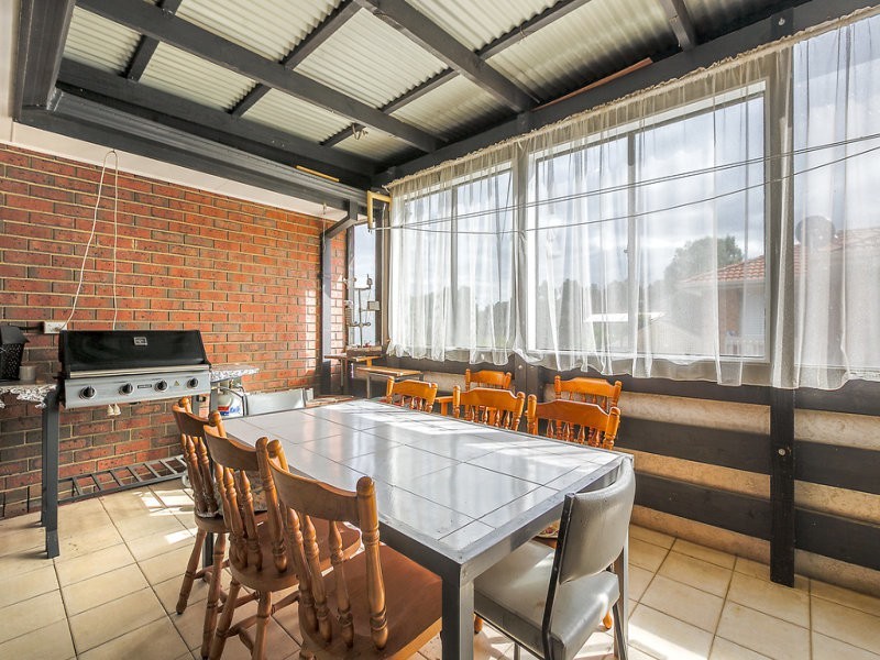 7 Hawkes Drive, Mill Park VIC 3082