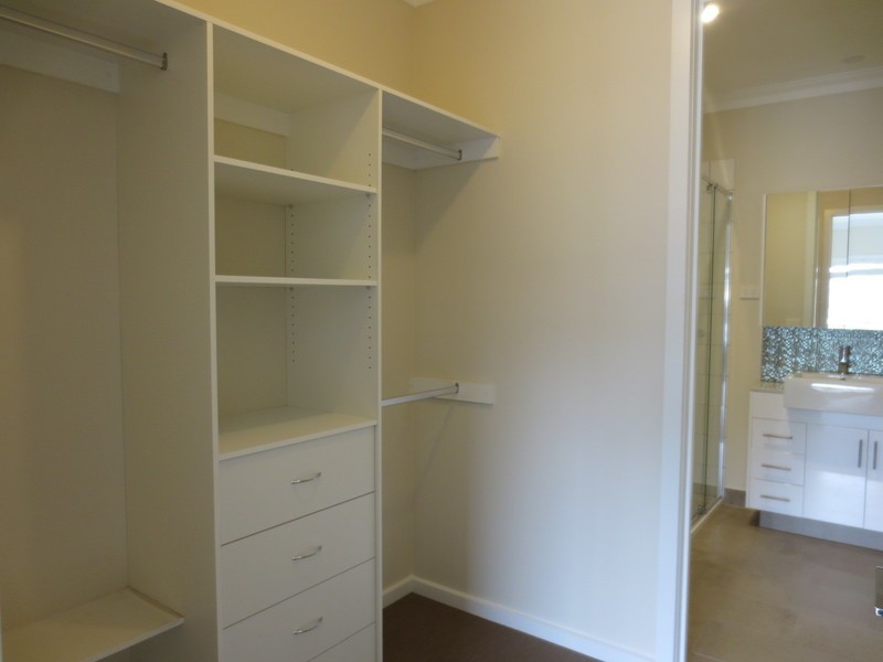 2/2 Woolnough Drive, Epping VIC 3076
