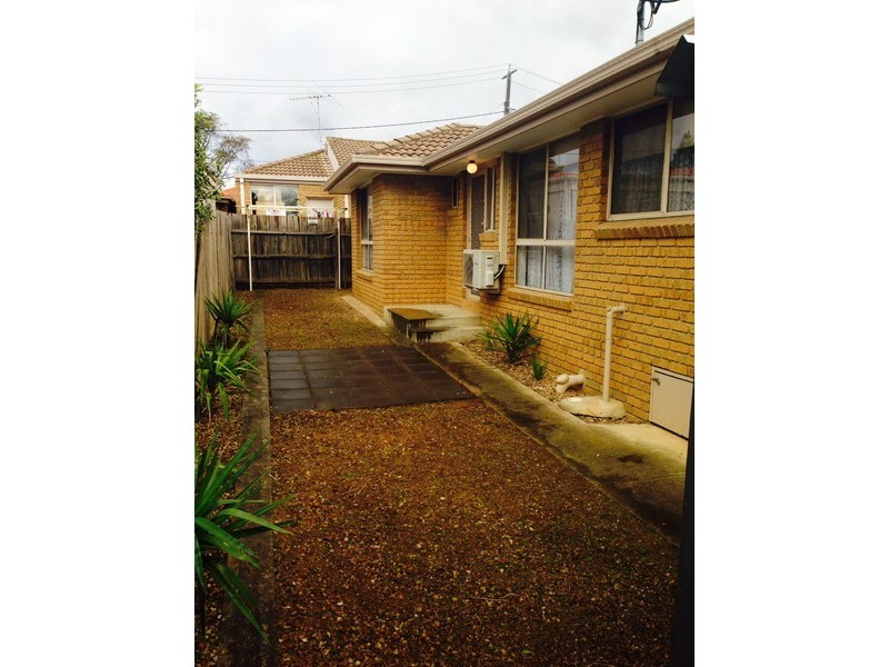 8 Denham Place, Mill Park VIC 3082