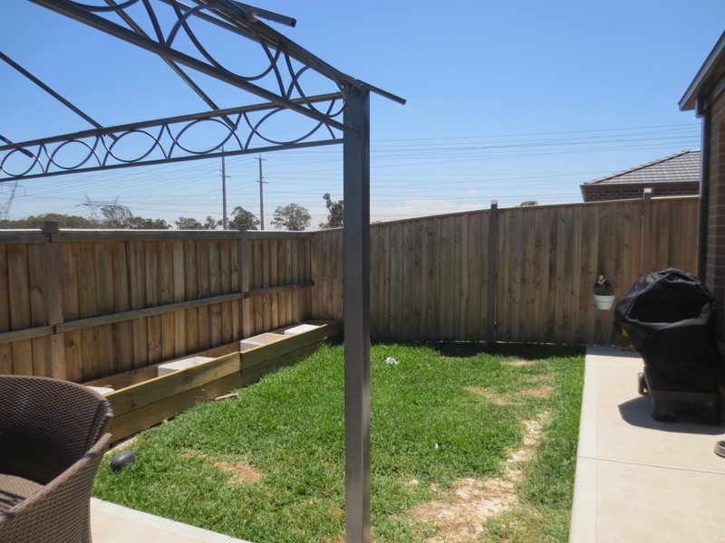 10 Travertine Crescent, Doreen VIC 3754