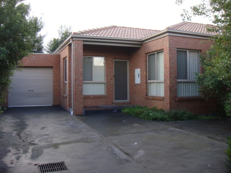 2/17 Turtur Close, Mill Park VIC 3082