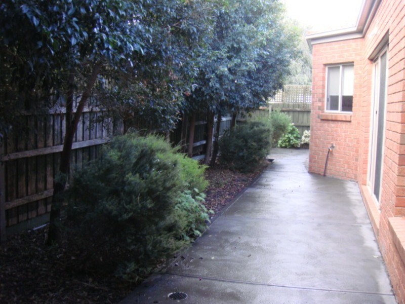 2/17 Turtur Close, Mill Park VIC 3082