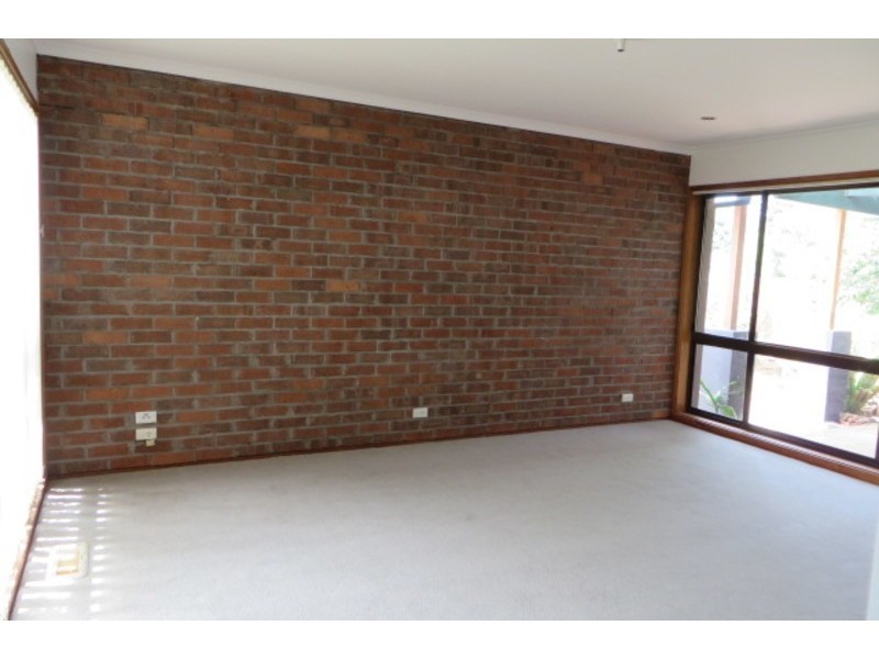 102 Northumberland Drive, Epping VIC 3076