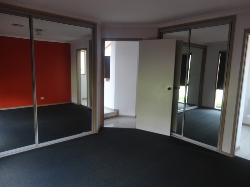 1 Mary Bryant Court, Mill Park VIC 3082