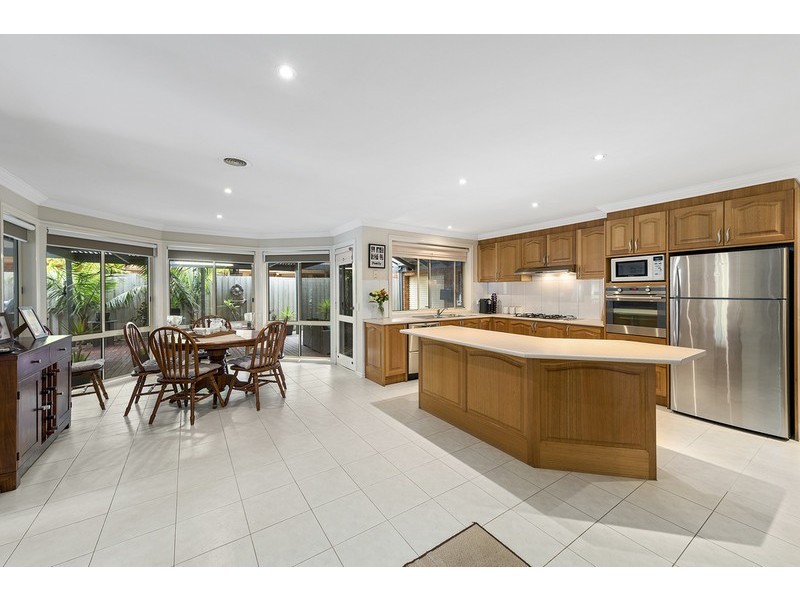 38 Allwyn Crescent, Mill Park VIC 3082