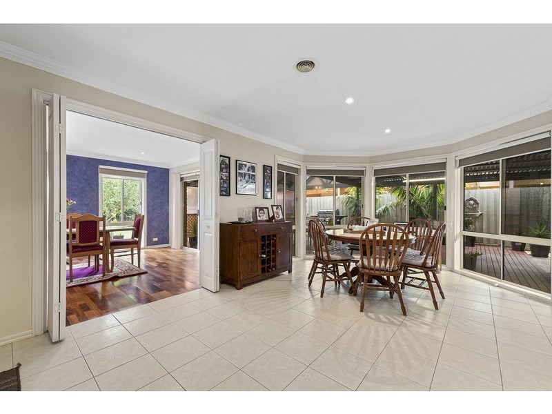 38 Allwyn Crescent, Mill Park VIC 3082