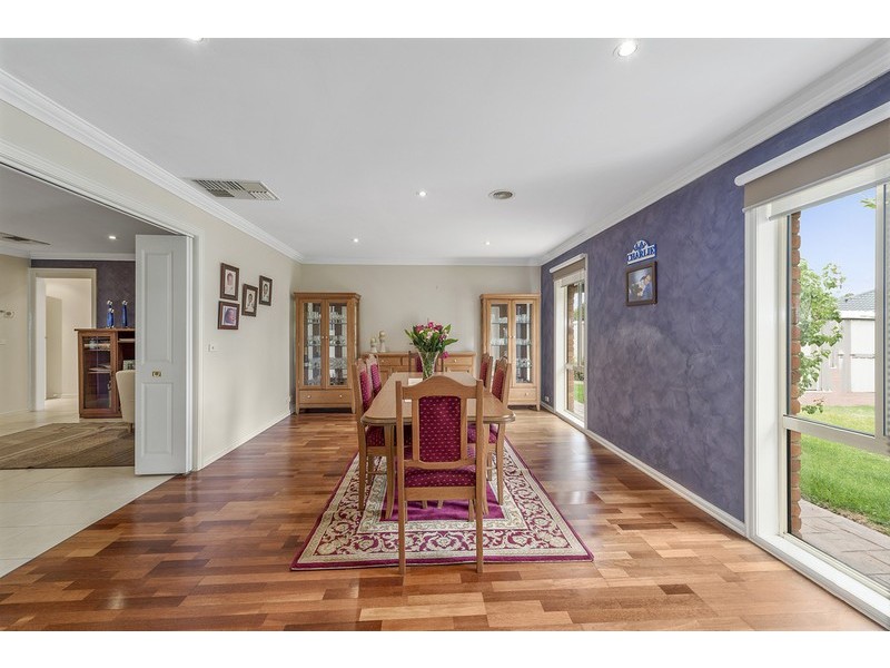 38 Allwyn Crescent, Mill Park VIC 3082