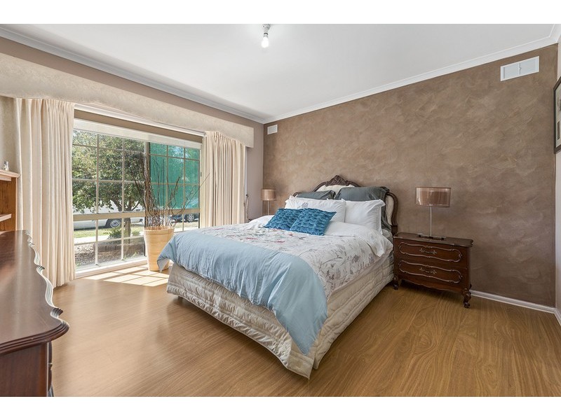 38 Allwyn Crescent, Mill Park VIC 3082