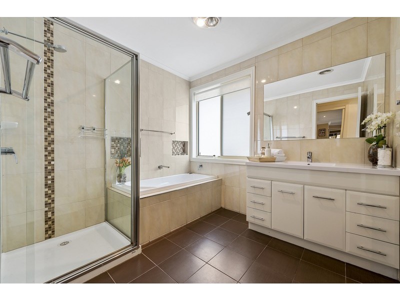 38 Allwyn Crescent, Mill Park VIC 3082