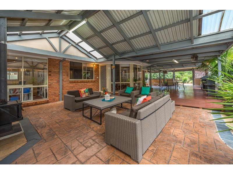 38 Allwyn Crescent, Mill Park VIC 3082