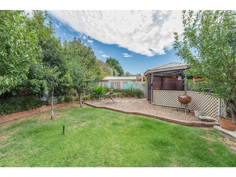 38 Allwyn Crescent, Mill Park VIC 3082