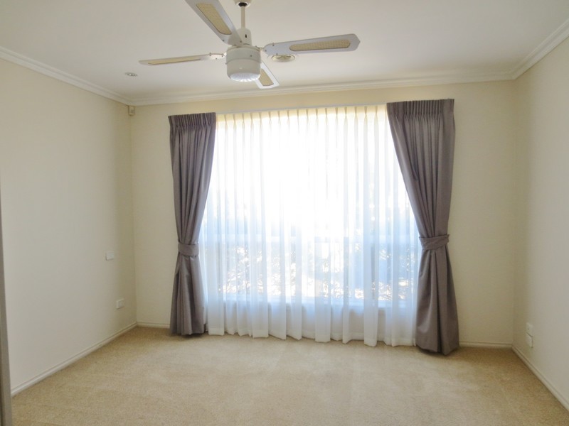 27 Jolly Terrace, South Morang VIC 3752