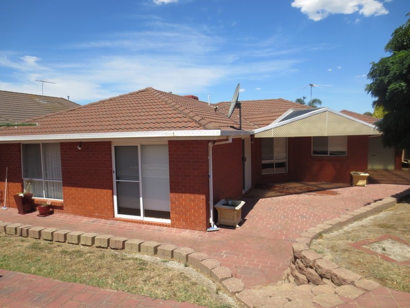 27 Jolly Terrace, South Morang VIC 3752