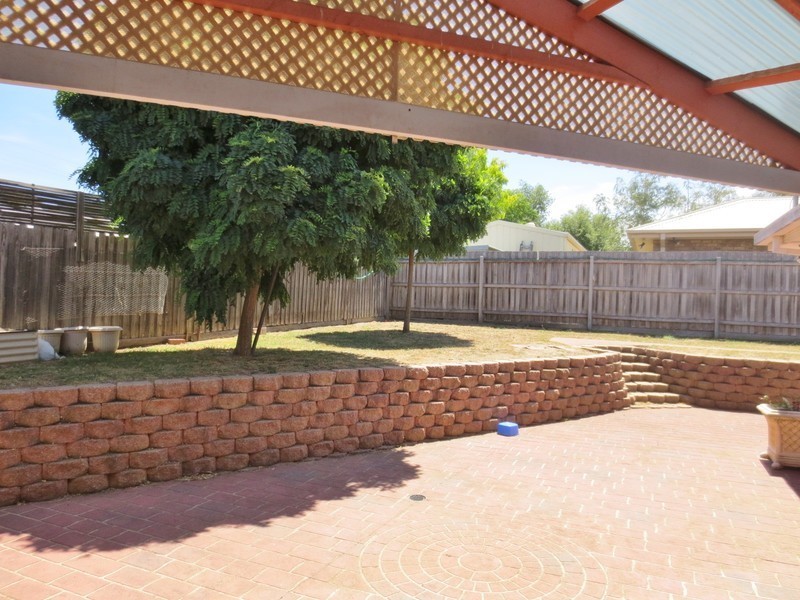 27 Jolly Terrace, South Morang VIC 3752