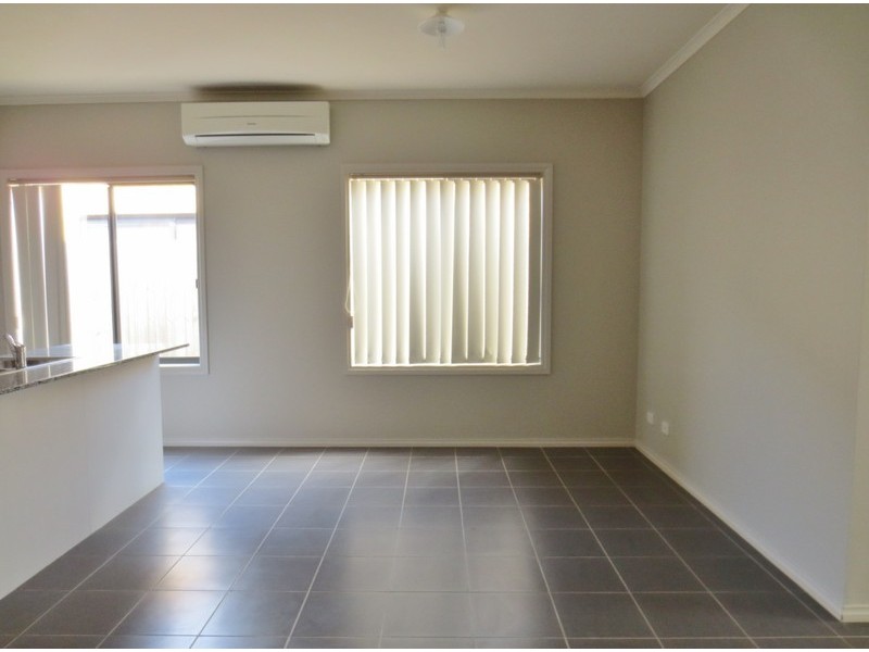 15 Starlight Gardens, Epping VIC 3076