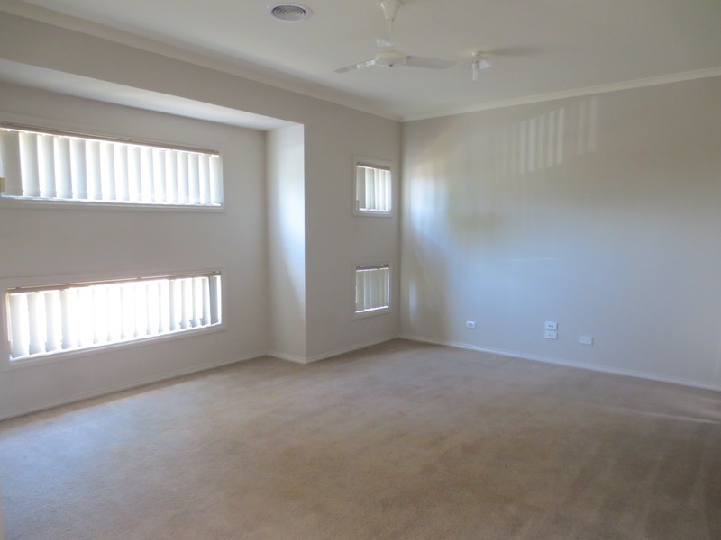 15 Starlight Gardens, Epping VIC 3076