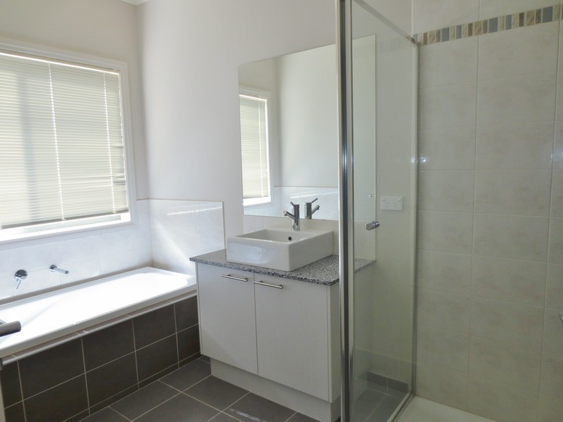 15 Starlight Gardens, Epping VIC 3076