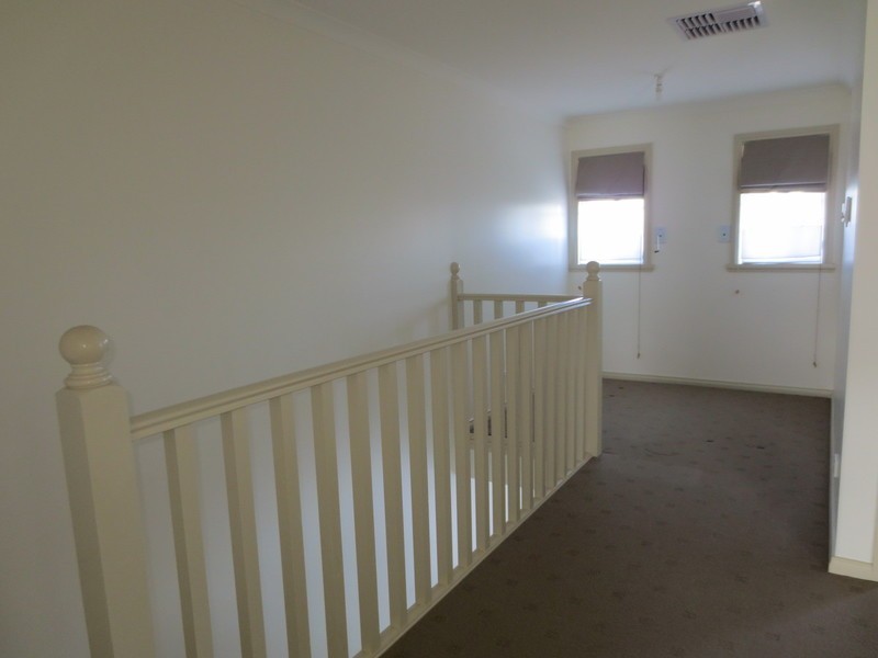2/6 Treetop Court, Thomastown VIC 3074