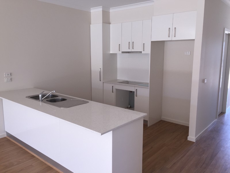 2/56 Bracken Way, South Morang VIC 3752