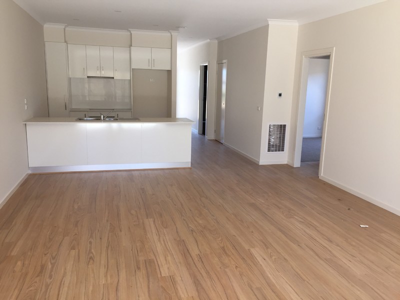 2/56 Bracken Way, South Morang VIC 3752