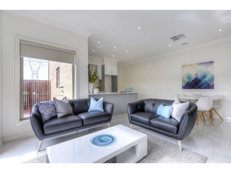 2 Snapdragon Street, South Morang VIC 3752
