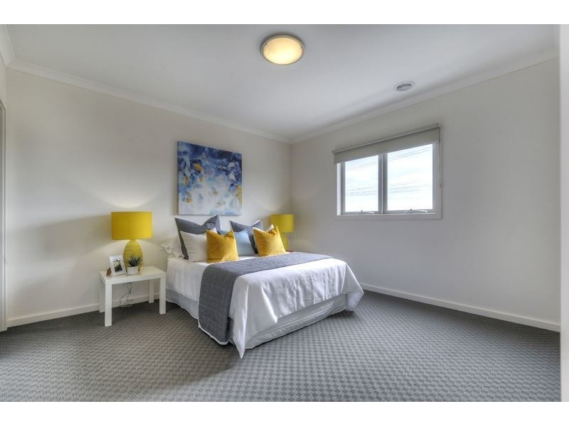 2 Snapdragon Street, South Morang VIC 3752