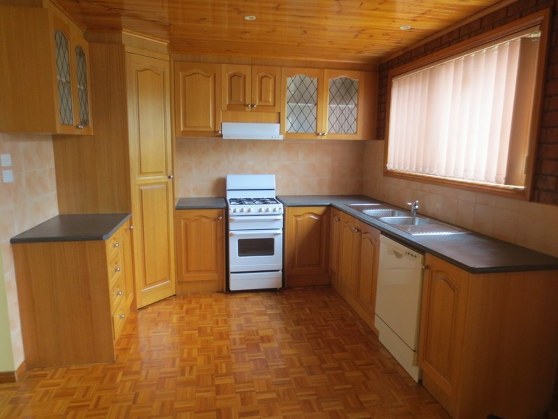 105 Woolnough Drive, Mill Park VIC 3082