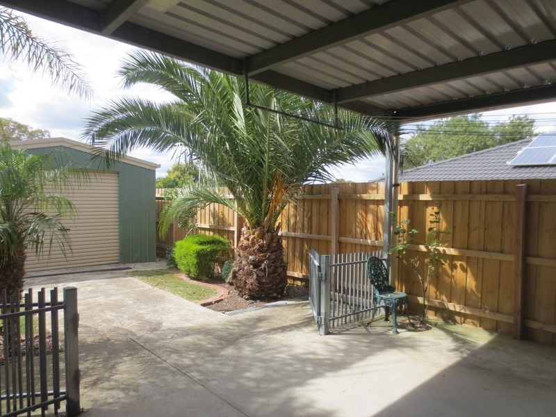 105 Woolnough Drive, Mill Park VIC 3082