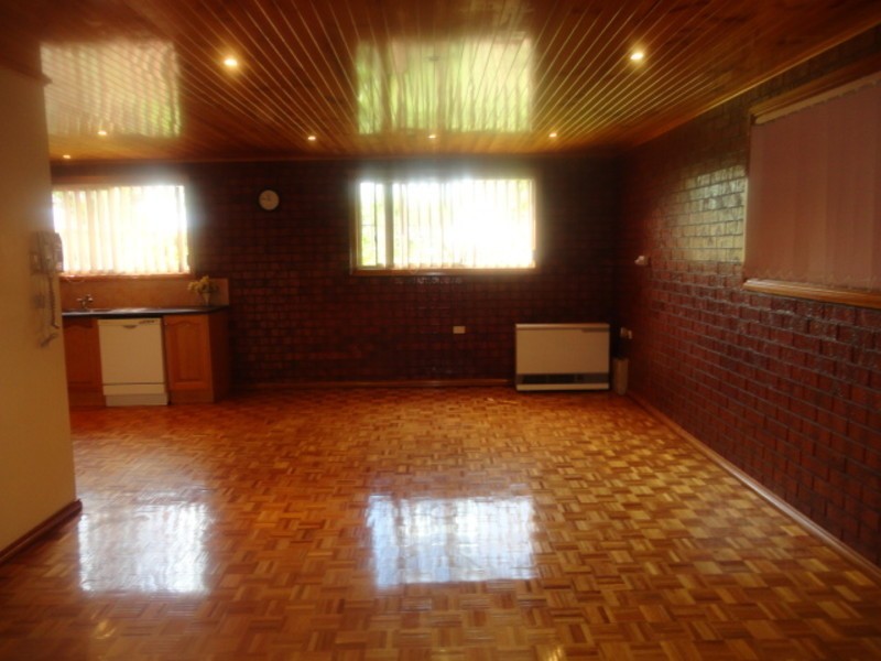 105 Woolnough Drive, Mill Park VIC 3082