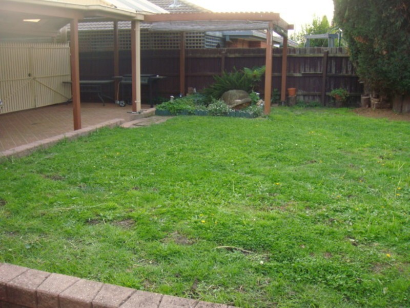 8 Marsden Court, Mill Park VIC 3082