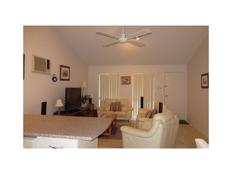 74 Seventh Avenue, Paradise Beach VIC 3851