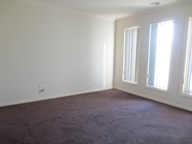 14 Jenolan Way, South Morang VIC 3752