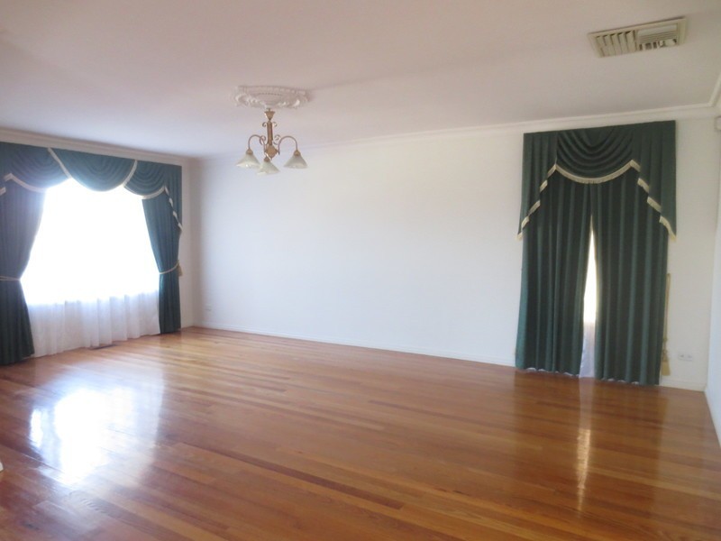 14 McCabe Drive, Epping VIC 3076