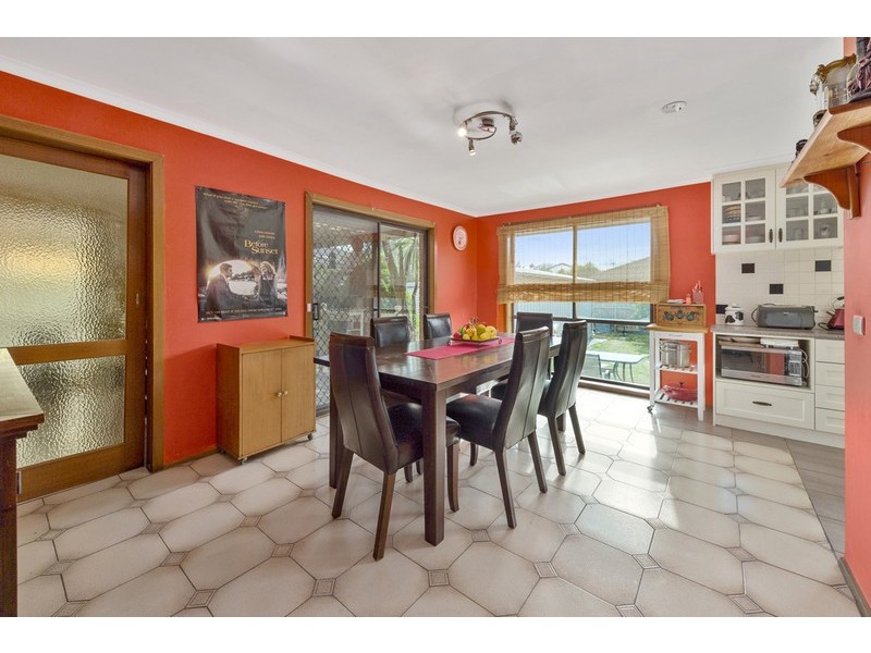 27 Hinkler Drive, Mill Park VIC 3082