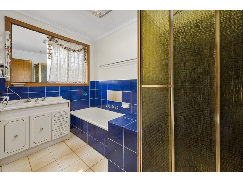 27 Hinkler Drive, Mill Park VIC 3082