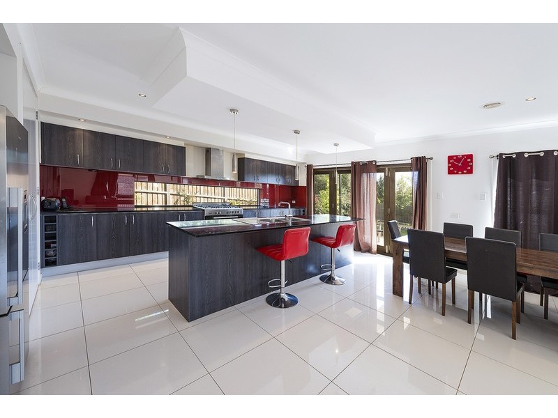 10 Foxwood Grove, Mernda VIC 3754