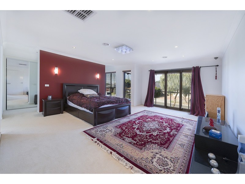 10 Foxwood Grove, Mernda VIC 3754