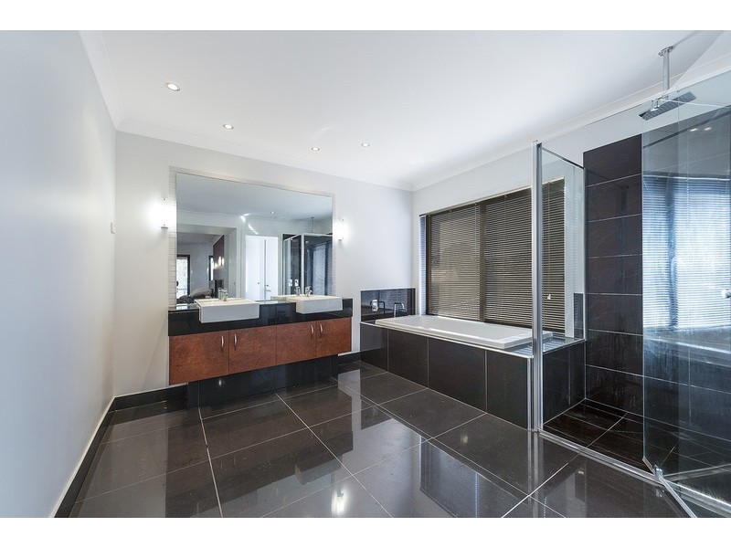 10 Foxwood Grove, Mernda VIC 3754