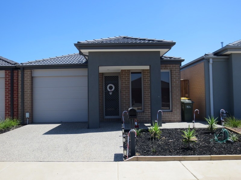 10 Travertine Crescent, Doreen VIC 3754