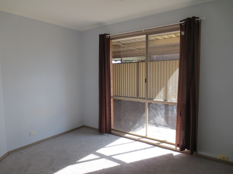 25 John Hunter Court, Mill Park VIC 3082