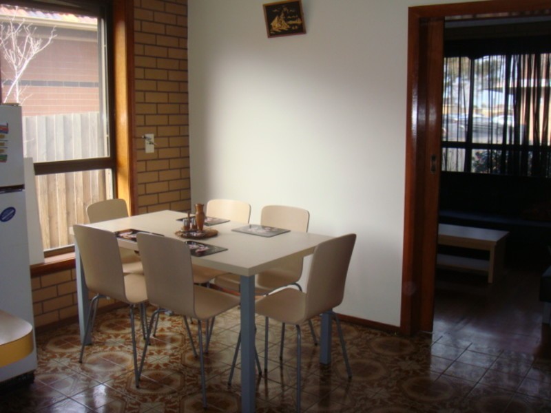 Room 4, 96 Dunne Street, Kingsbury VIC 3083