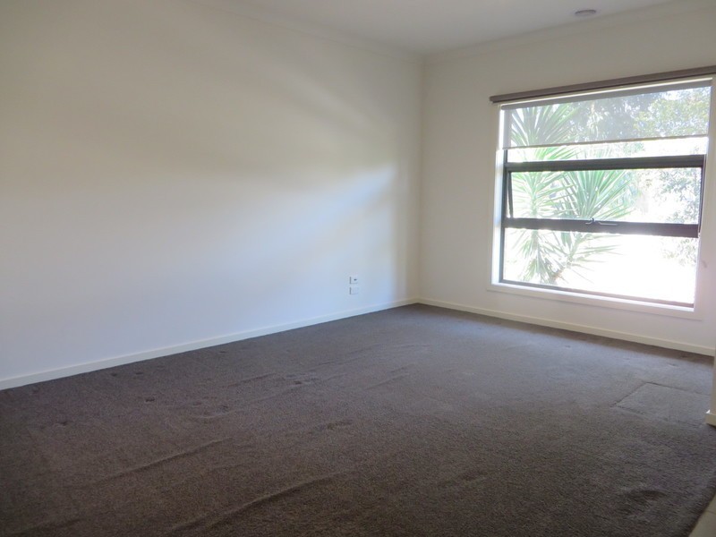 6 Dolphin Drive, South Morang VIC 3752