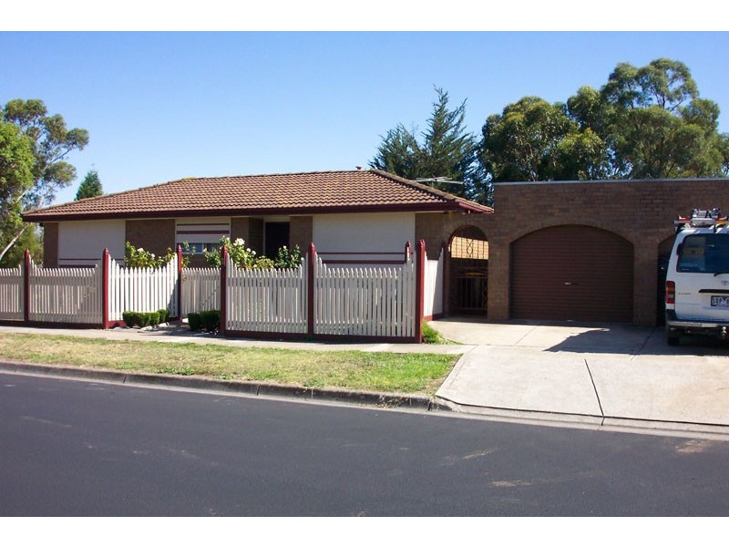 2 Christie Avenue, Mill Park VIC 3082